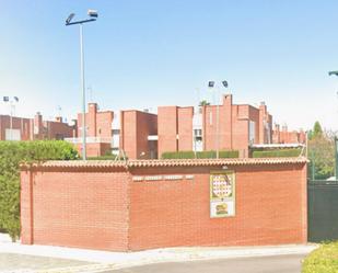 Casa o xalet en venda a Calle Luis Fuentes Bejarano C, 26, Urbadiez - Entrepuentes Vista exterior de Casa o xalet en venda en Sevilla Capital amb Jardí privat, Terrassa i Traster