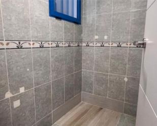 Bathroom of Flat to rent in Benidorm  with Air Conditioner, Heating and Terrace