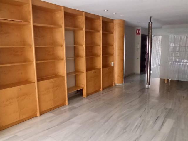 Oficina en Alquiler en Plaça Porta del Sol, 39 en Hospital - Plaza del Real