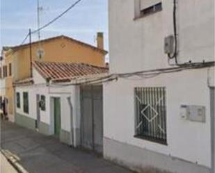 Vista exterior de Casa adosada en venda en Valladolid Capital amb Calefacció, Jardí privat i Terrassa