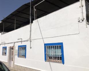 Exterior view of Single-family semi-detached for sale in Badajoz Capital  with Terrace, Storage room and Furnished