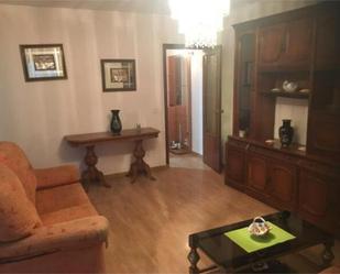 Sala d'estar de Pis en venda en  Madrid Capital
