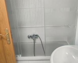 Bany de Pis de lloguer en Burgos Capital amb Calefacció, Parquet i Moblat
