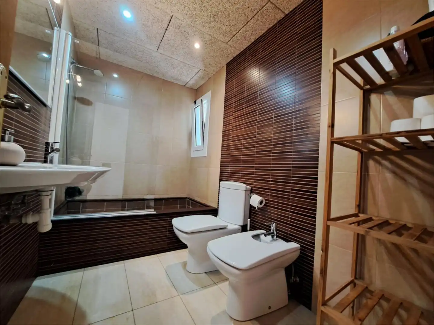 Flat for sale in Carrer de Torres Quevedo, 18, Les Roquetes Bathroom of Flat for sale in Sant Pere de Ribes with Air Conditioner, Heating and Balcony