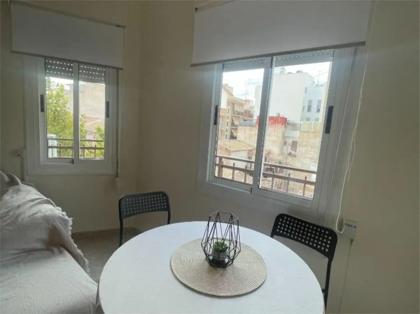 Habitación en Carrer Fernanda Santamaría, 7, Plaza Crevillente - Antiguos Juzgados - El Asilo Comedor de Piso para compartir en Elche / Elx con Terraza, Amueblado y Balcón