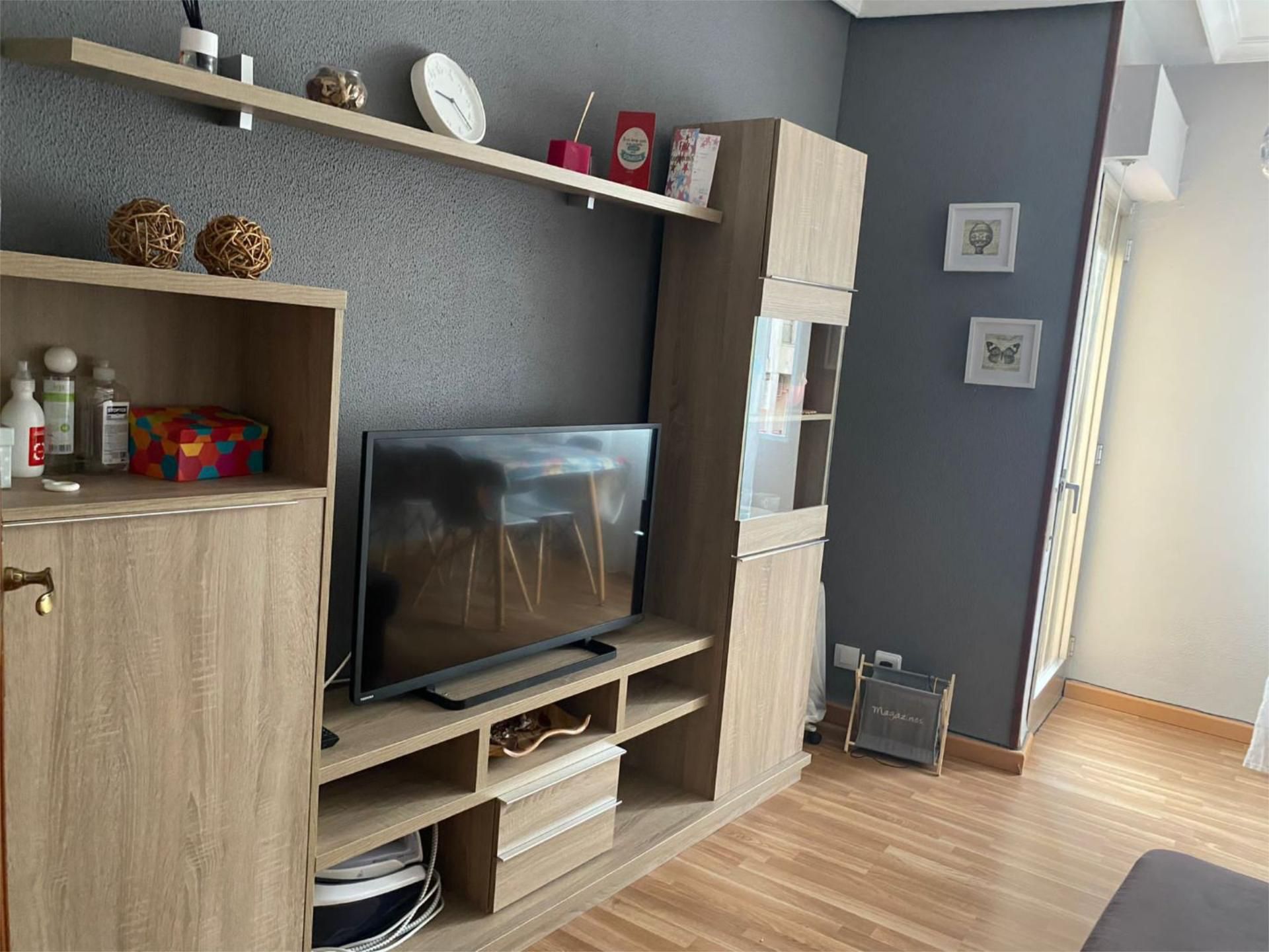 Living room of Flat to rent in Plasencia  with Parquet flooring, Furnished and Balcony
