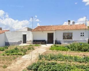 Vista exterior de Casa o xalet en venda en Riolobos amb Piscina