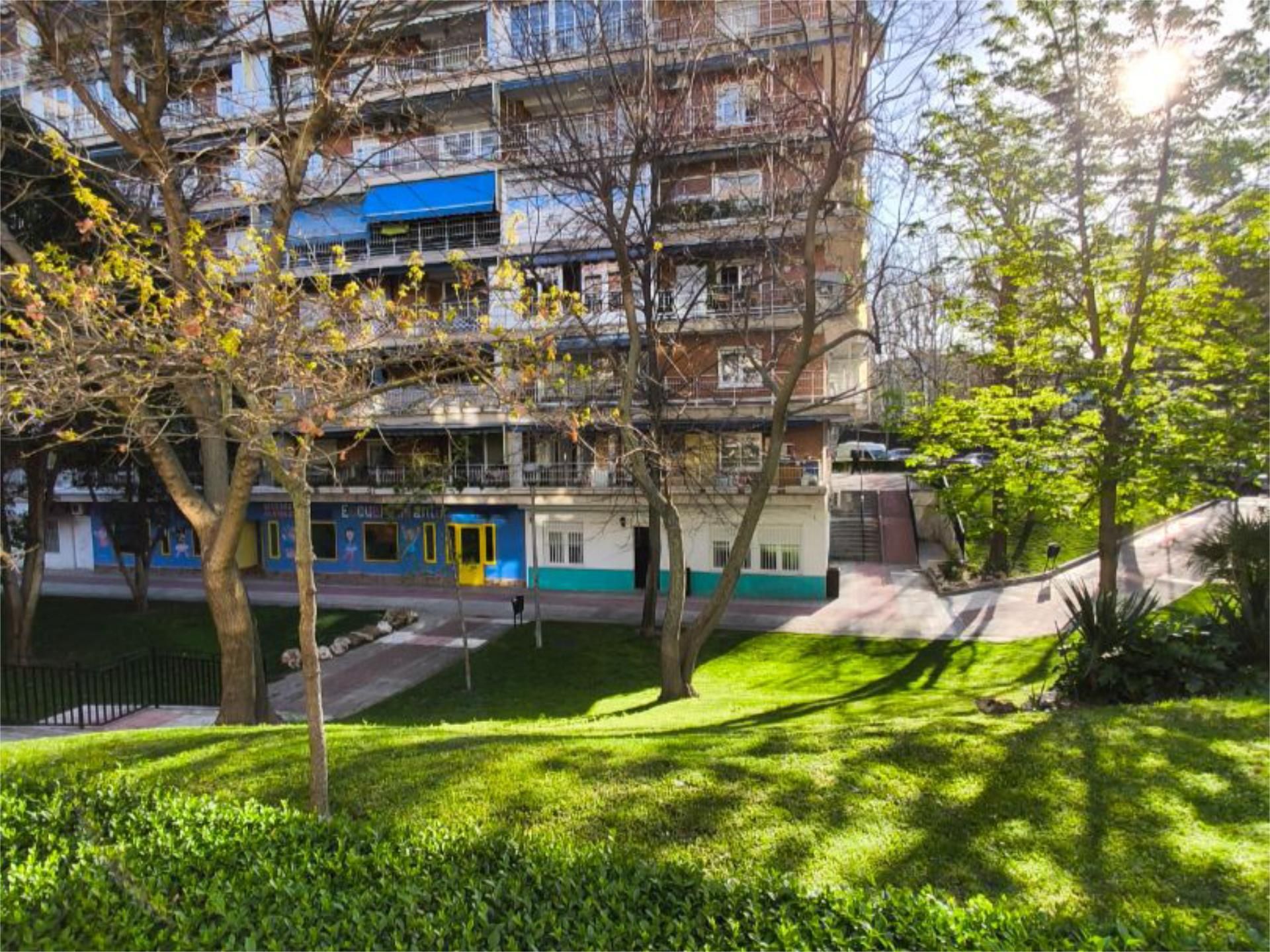 Vista exterior de Pis en venda en Móstoles amb Aire condicionat