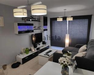 Sala d'estar de Pis en venda en La Rinconada amb Aire condicionat, Terrassa i Balcó
