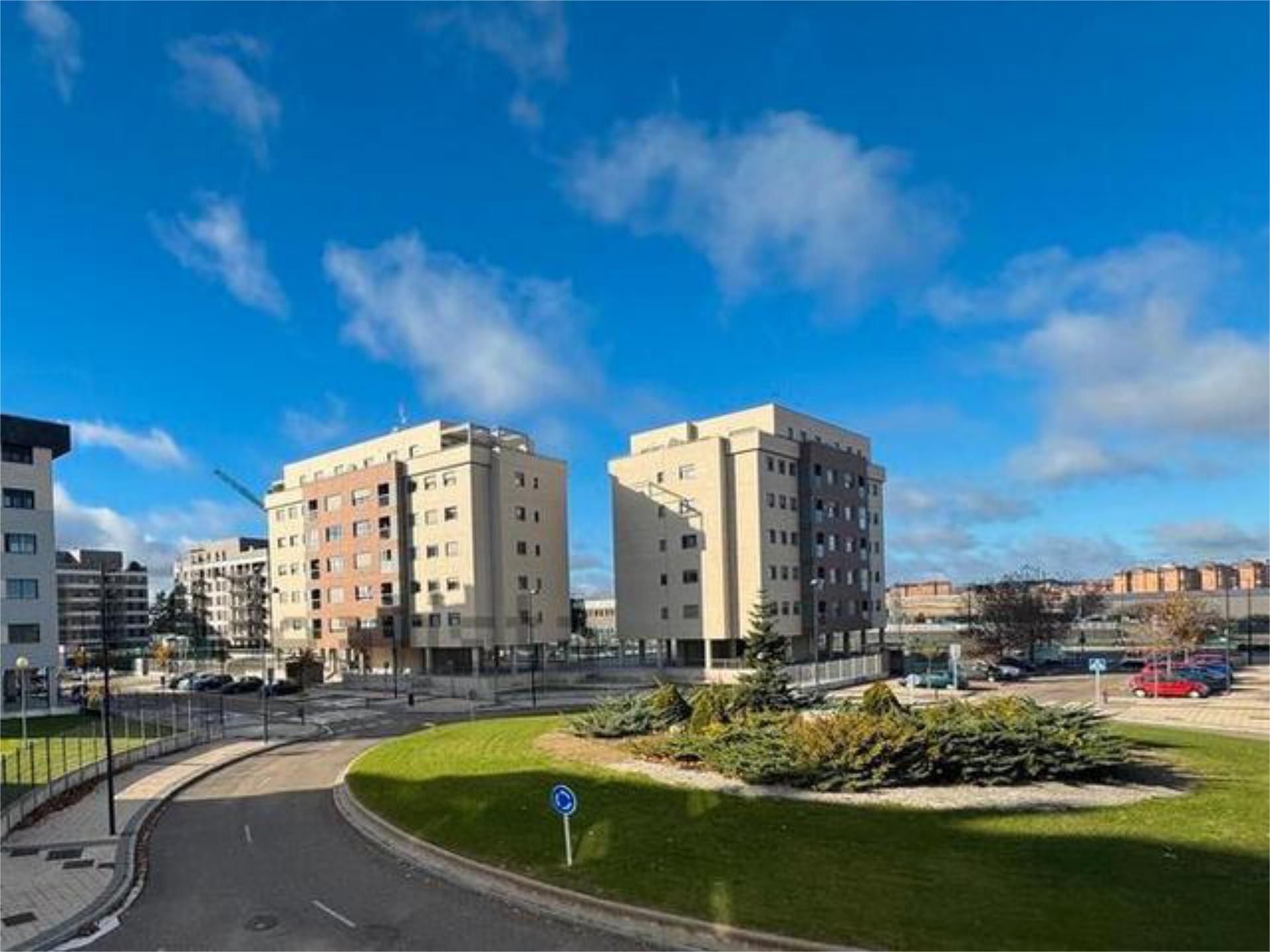 Vista exterior de Pis en venda en Valladolid Capital amb Calefacció, Jardí privat i Terrassa
