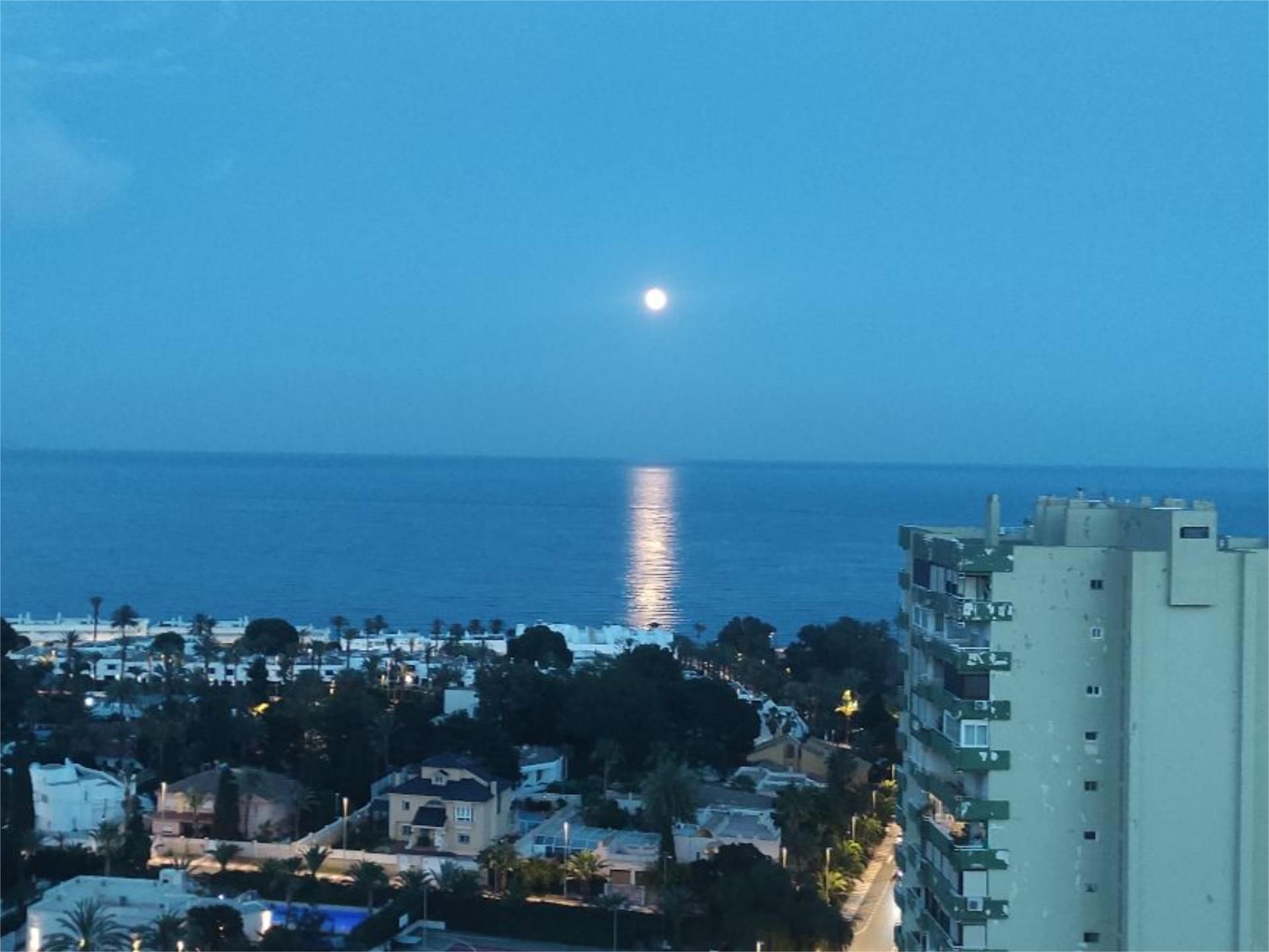 Exterior view of Flat to rent in Roquetas de Mar  with Air Conditioner, Heating and Parquet flooring