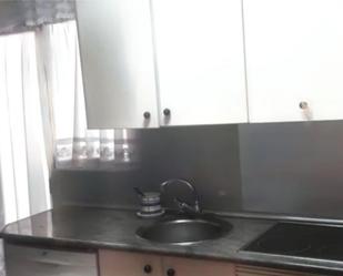Cuina de Pis en venda en Navalmoral de la Mata amb Aire condicionat, Terrassa i Balcó