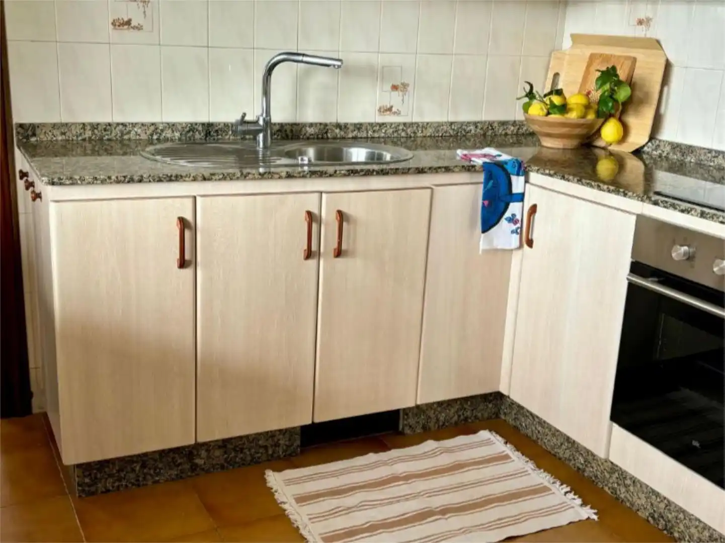 Pis de lloguer a Rúa Cabreira, 559, Maianca Cuina de Pis de lloguer en Oleiros amb Calefacció, Jardí privat i Terrassa