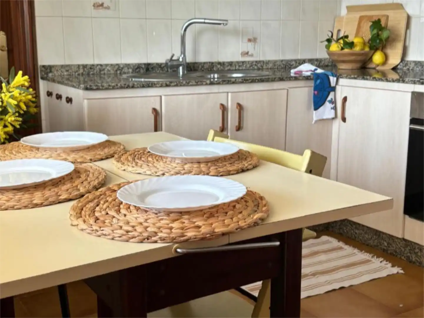 Pis de lloguer a Rúa Cabreira, 559, Maianca Cuina de Pis de lloguer en Oleiros amb Calefacció, Jardí privat i Terrassa