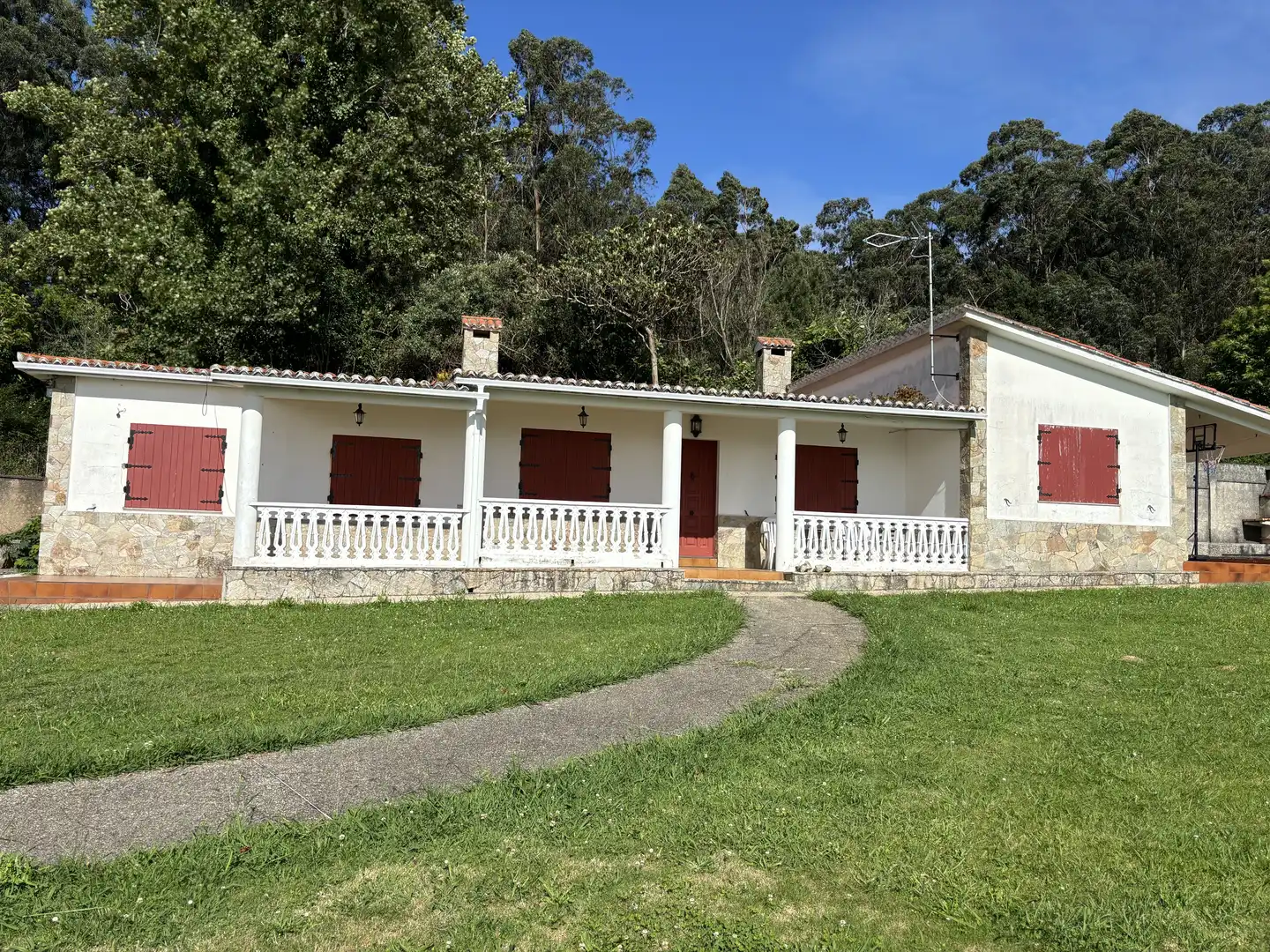 Pis de lloguer a Rúa Cabreira, 559, Maianca Vista exterior de Pis de lloguer en Oleiros amb Calefacció, Jardí privat i Terrassa