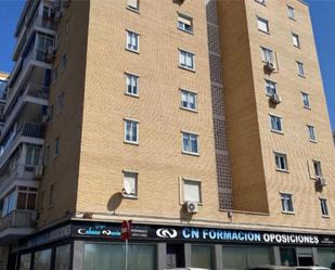 Vista exterior de Pis en venda en Alcalá de Henares amb Terrassa