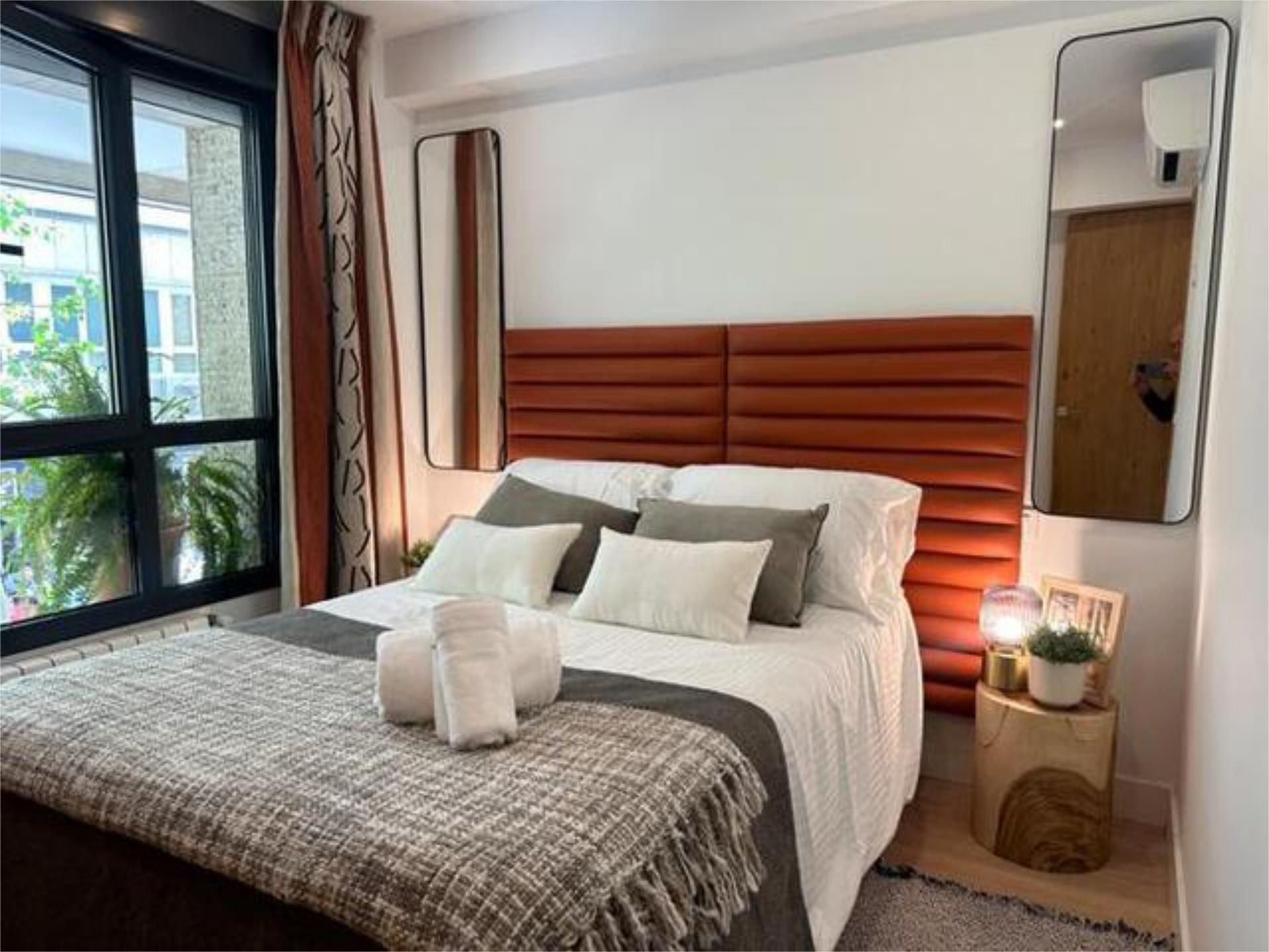 Bedroom of Apartment for sale in  Madrid Capital