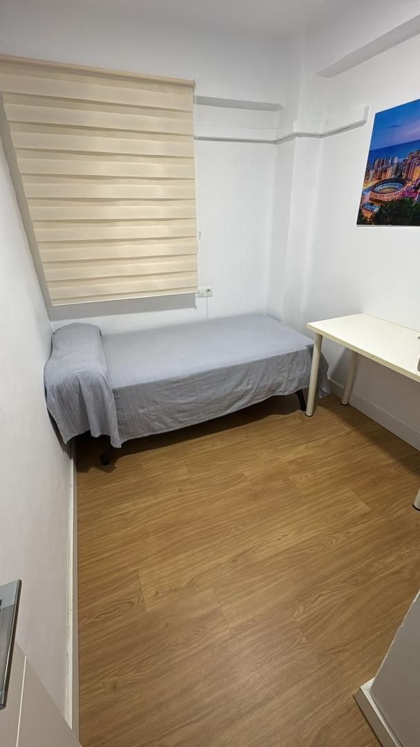 Pis per a compartir a Calle Realenga de San Luis, 13, Los Guindos - Parque Mediterráneo - Santa Paula