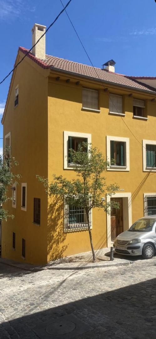 Vista exterior de Casa o xalet en venda en San Lorenzo de El Escorial amb Terrassa i Balcó