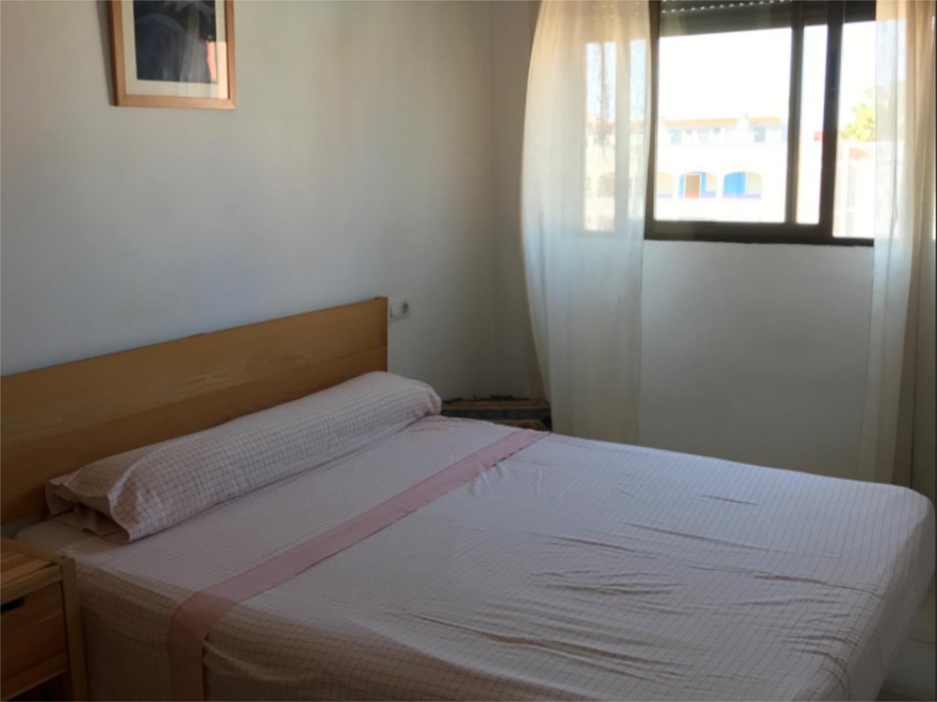 Dormitori de Apartament de lloguer en Oropesa del Mar / Orpesa amb Calefacció, Terrassa i Piscina