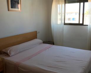 Dormitori de Apartament de lloguer en Oropesa del Mar / Orpesa amb Calefacció, Terrassa i Piscina