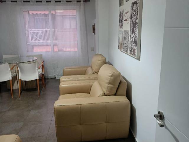 Piso en Alquiler en Carrer Cronista Viravens, 17 en Carolinas Bajas