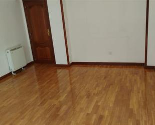 Bedroom of Flat to rent in Narón  with Heating, Parquet flooring and Terrace