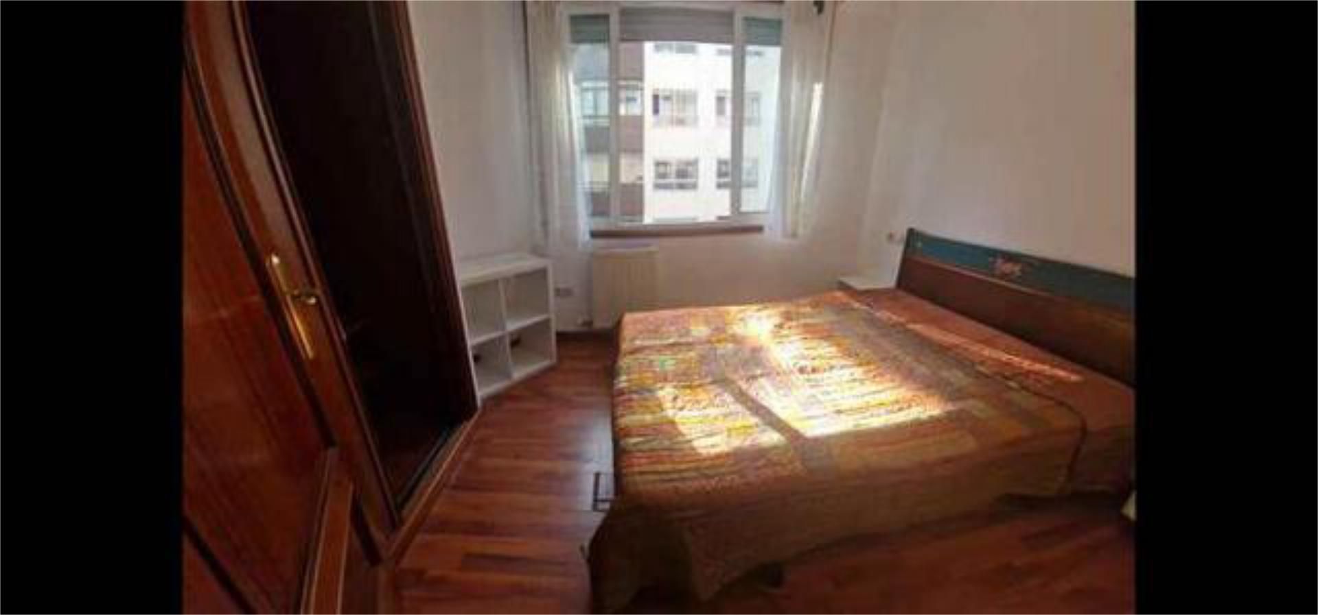 Dormitori de Apartament de lloguer en Vigo  amb Moblat i Es permeten mascotes