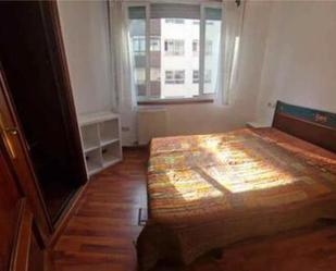 Dormitori de Apartament de lloguer en Vigo  amb Moblat i Es permeten mascotes