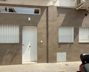 Vista exterior de Apartament de lloguer en  Sevilla Capital amb Calefacció i Moblat