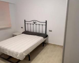 Dormitori de Pis de lloguer en  Almería Capital amb Moblat, Forn i Rentadora