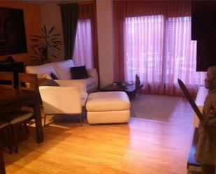 Sala d'estar de Pis de lloguer en Paracuellos de Jarama amb Aire condicionat, Terrassa i Piscina