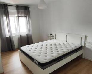 Bedroom of Flat to rent in Langreo  with Parquet flooring and Furnished