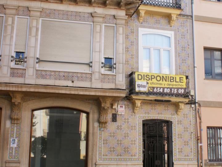 Oficina de lloguer a Plaça Constitució, 17, La Vila, Alzira - imatge 1 Foto 1 de Oficina de lloguer a Plaça Constitució, 17, La Vila, Alzira
