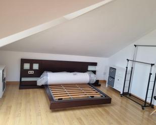 Bedroom of Attic to share in Salamanca Capital  with Air Conditioner, Heating and Terrace