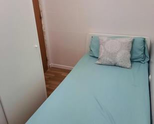 Dormitori de Pis per a compartir en Badalona amb Parquet, Moblat i Rentadora