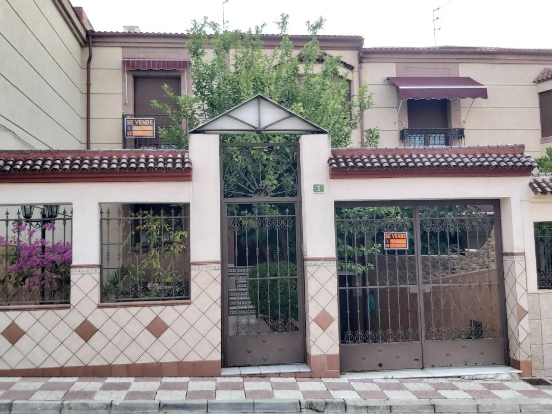 Exterior view of Single-family semi-detached for sale in Lucena  with Air Conditioner, Private garden and Terrace