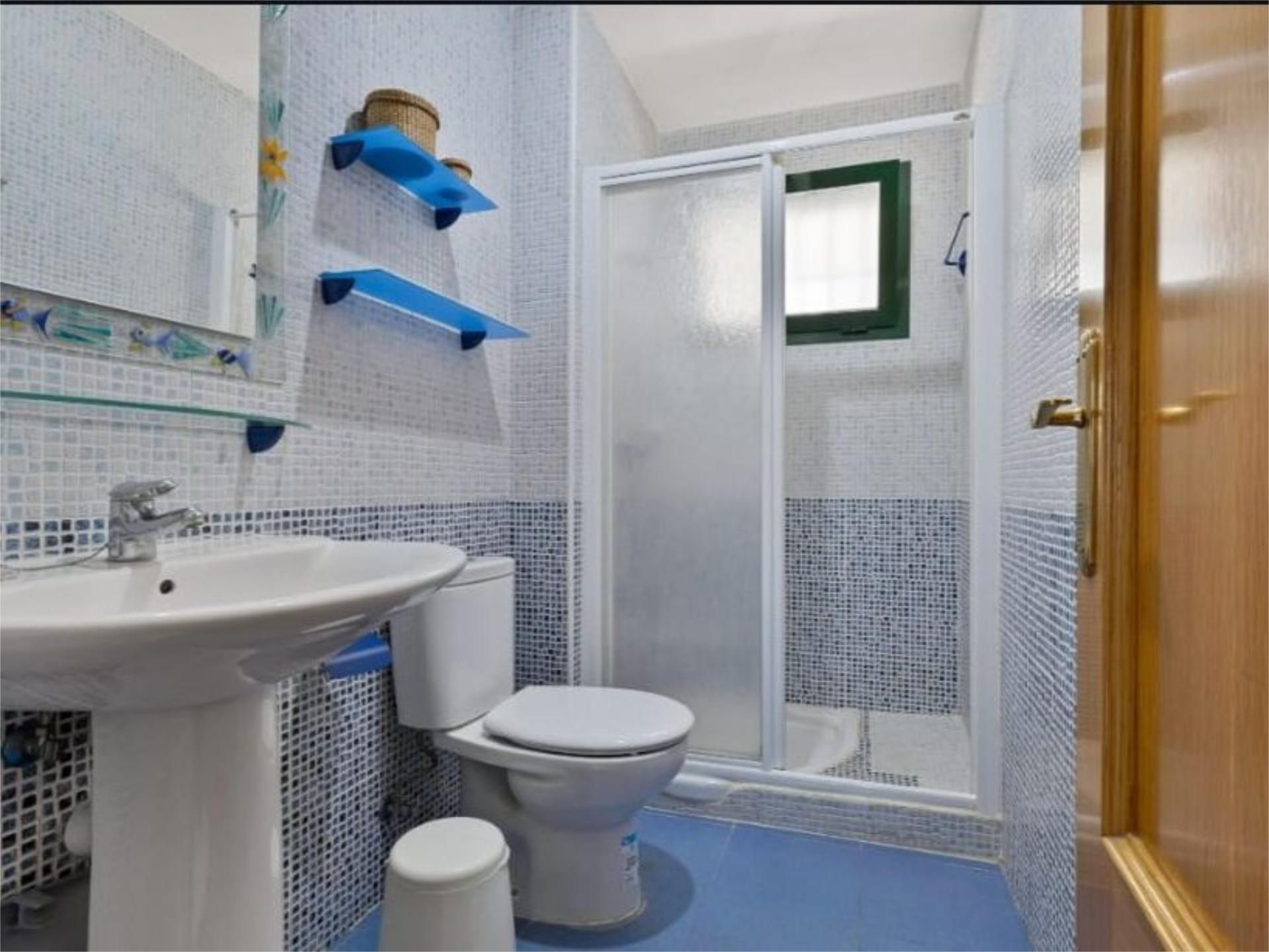 Bany de Pis en venda en Fuengirola amb Aire condicionat i Terrassa