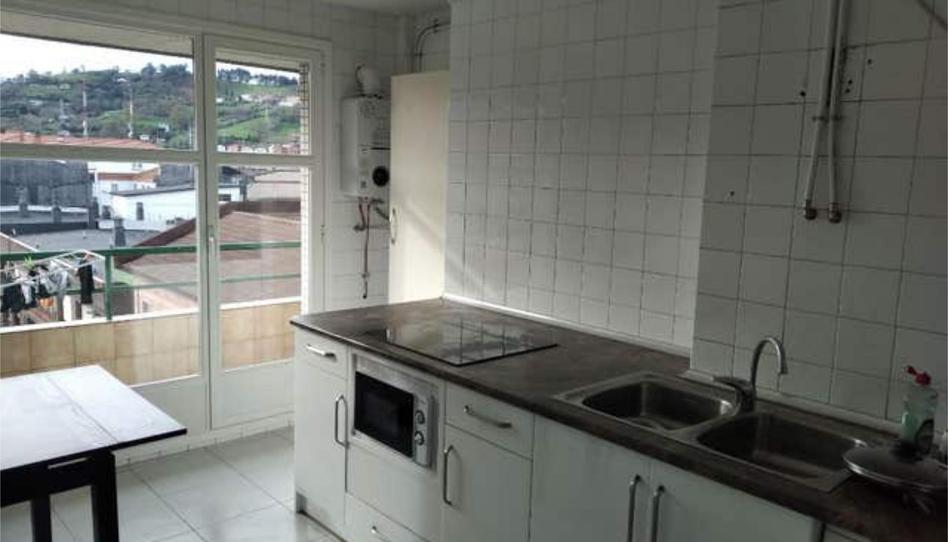 Foto 1 de Piso de alquiler en Zorrotza, Bilbao