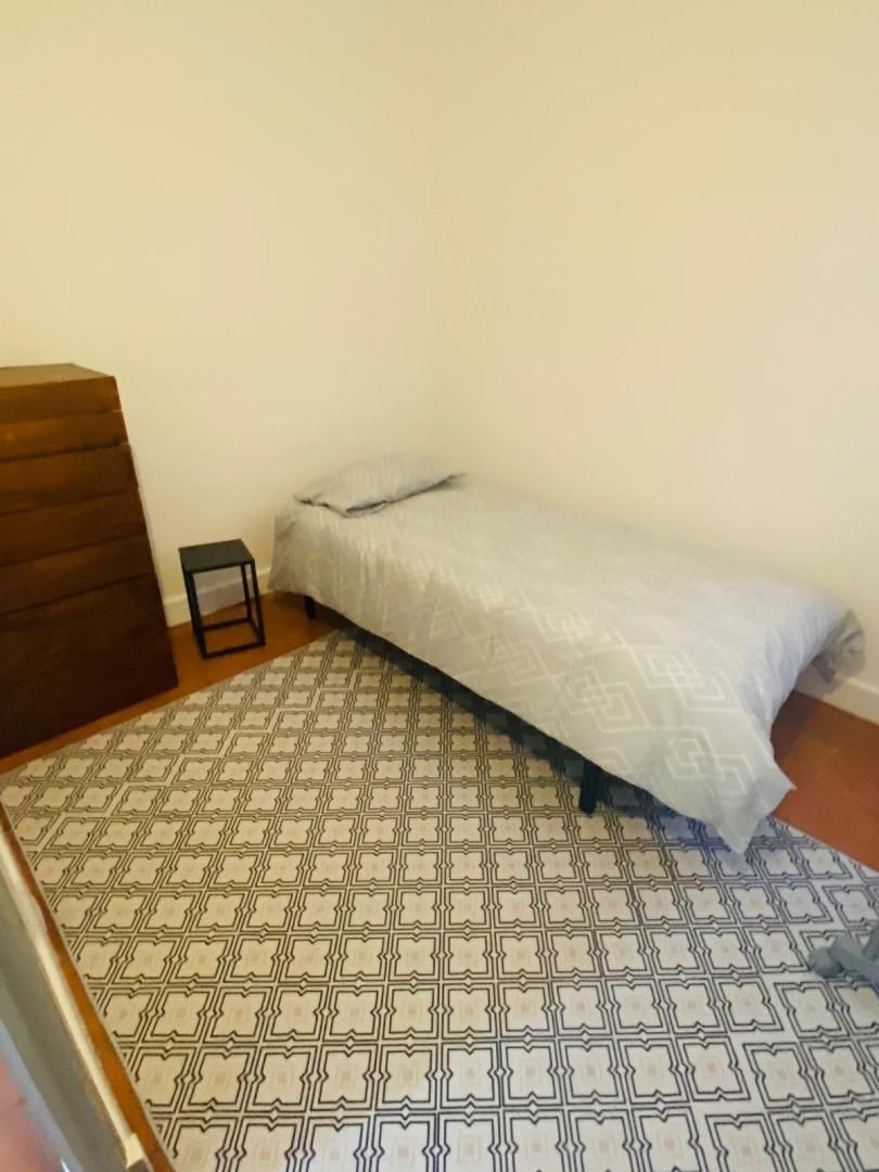 Dormitori de Pis per a compartir en Girona Capital amb Calefacció, Parquet i Moblat