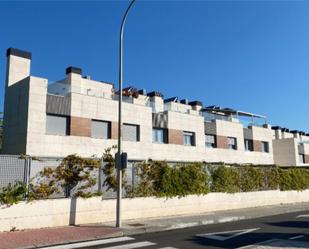 Exterior view of House or chalet for sale in  Madrid Capital  with Air Conditioner, Heating and Private garden