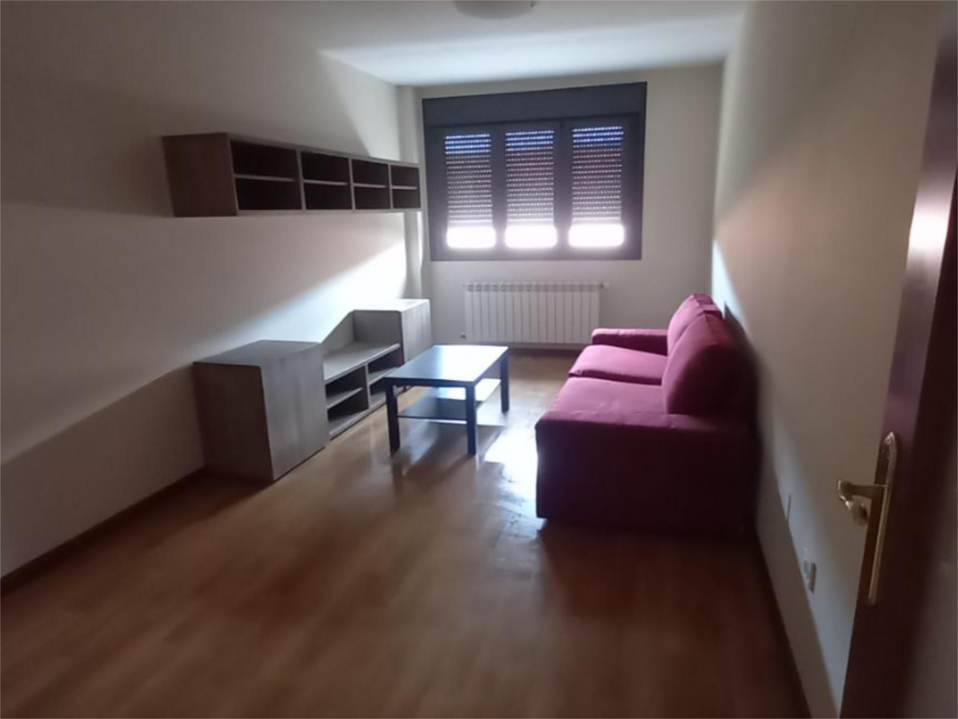 Living room of Flat to rent in Gijón   with Heating, Parquet flooring and Furnished