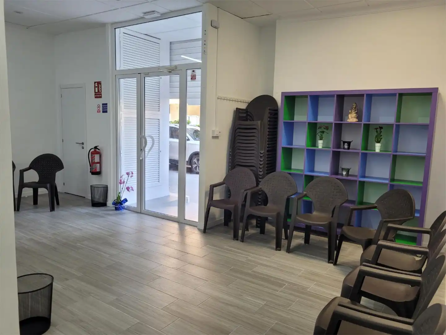 Commercial properties for rent in Avinguda del Primer de Maig, 36, L'Hort de Senabre Commercial properties for rent in Valencia with Air Conditioner and Furnished