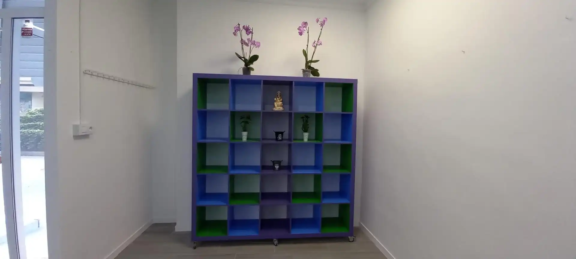 Commercial properties for rent in Avinguda del Primer de Maig, 36, L'Hort de Senabre Commercial properties for rent in Valencia with Air Conditioner and Furnished