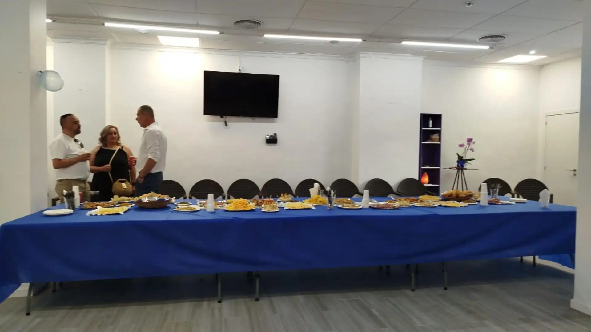 Commercial properties for rent in Avinguda del Primer de Maig, 36, L'Hort de Senabre Commercial properties for rent in Valencia with Air Conditioner and Furnished