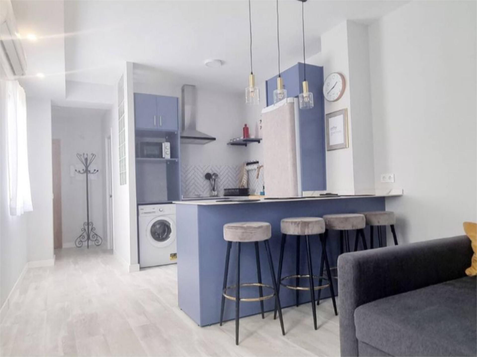 Kitchen of Flat for sale in  Sevilla Capital  with Air Conditioner, Parquet flooring and Furnished
