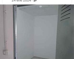Bathroom of Box room to rent in La Oliva