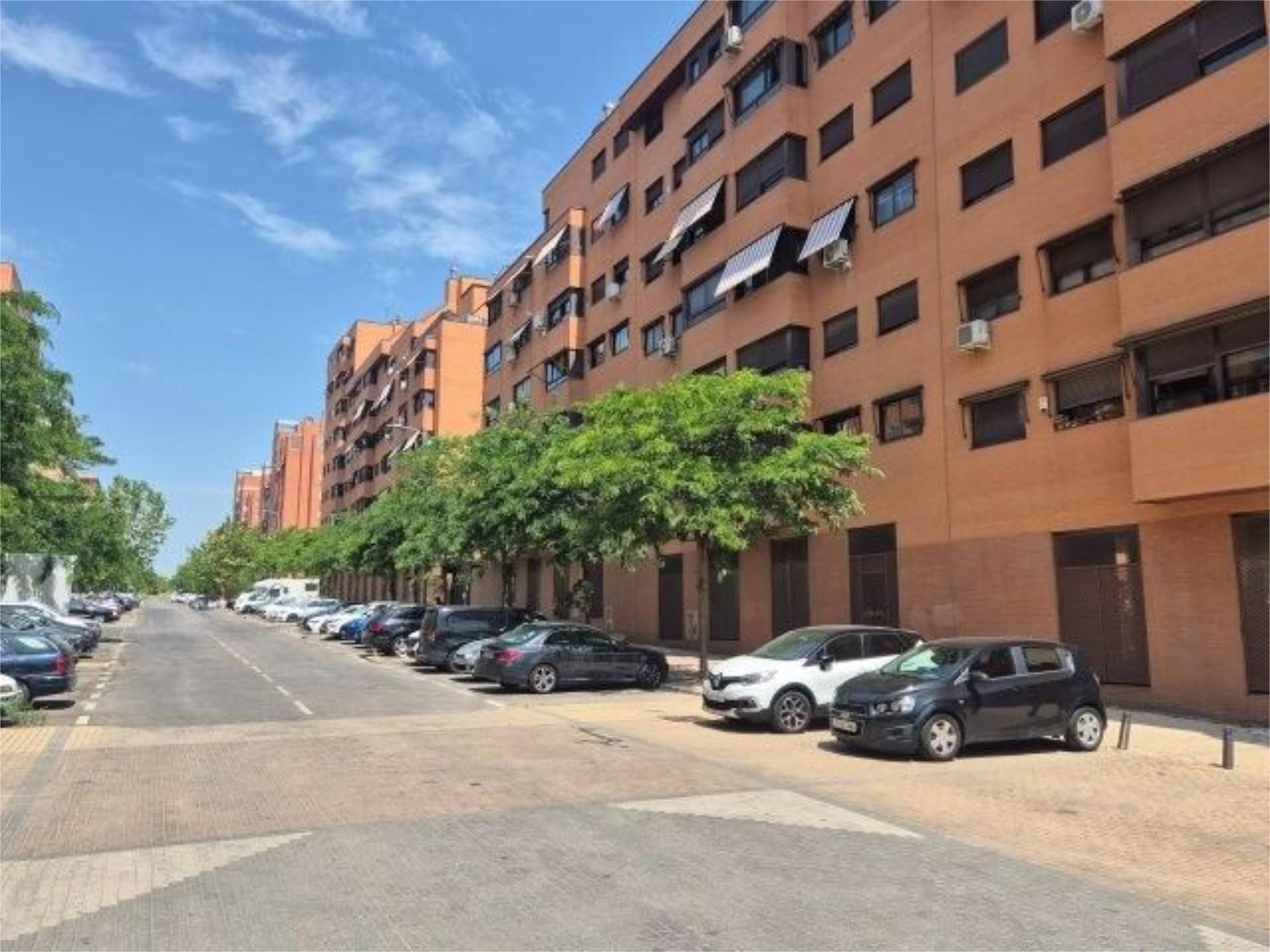 Vista exterior de Pis en venda en  Madrid Capital amb Calefacció, Jardí privat i Parquet
