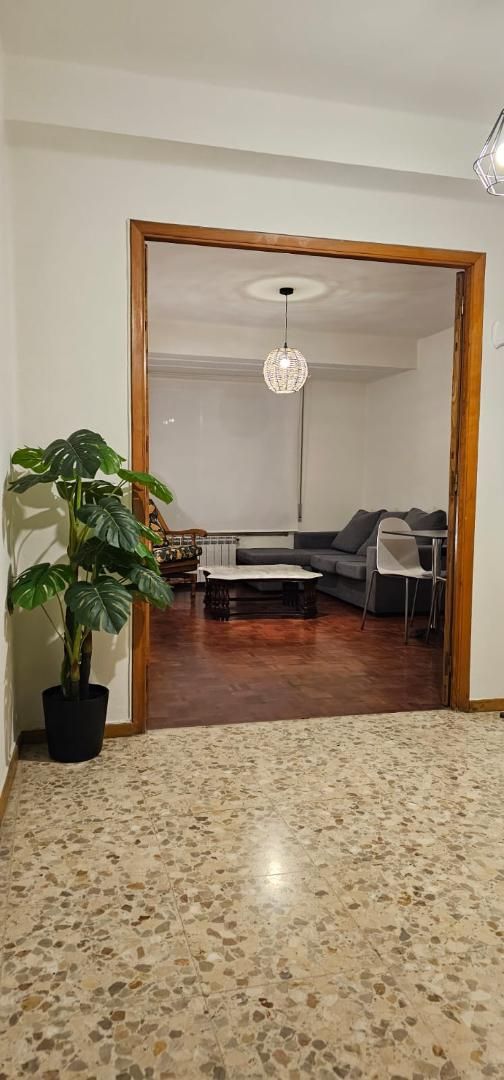Sala d'estar de Pis de lloguer en Pontevedra Capital  amb Calefacció, Parquet i Traster