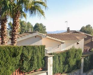 Vista exterior de Pis en venda en Els Hostalets de Pierola amb Aire condicionat, Jardí privat i Terrassa